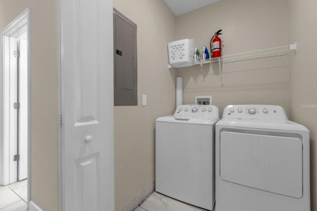5 Bedrooms - 4 Bathrooms - Storey Lake 4806 Cs Kissimmee Luaran gambar